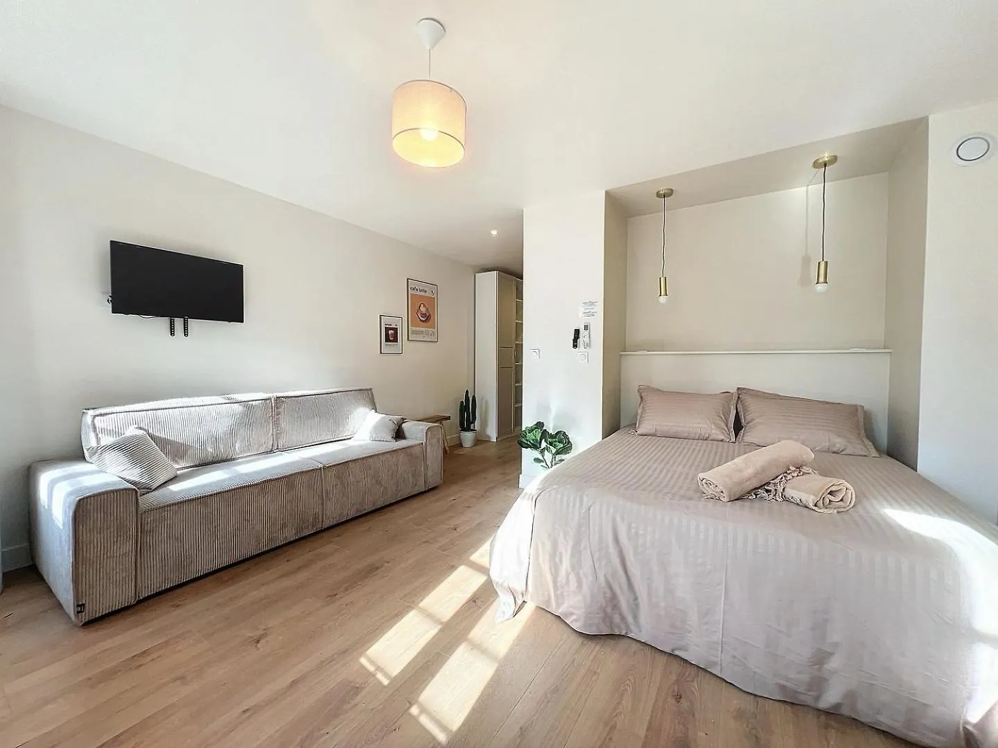 Charmant Appartement - Avec Balcon & Climatisation - Les Freres De La Loc' Marselha