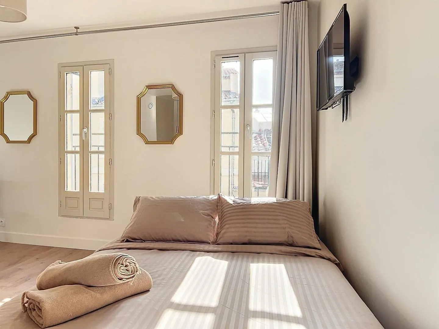 Charmant Appartement - Avec Balcon & Climatisation - Les Freres De La Loc' Marselha 0*,  França